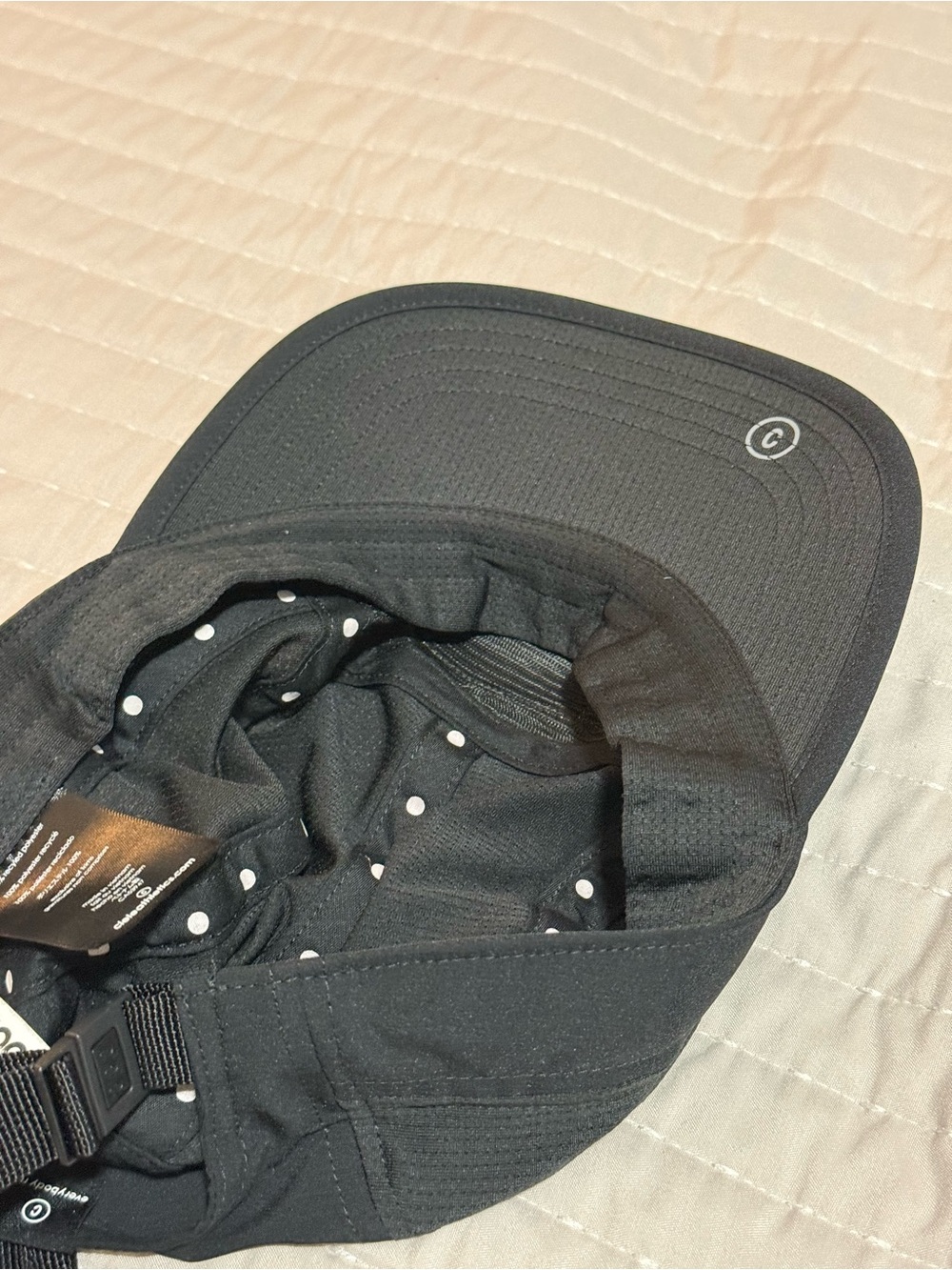 Run Mountains Black Performance Five-Panel Cap - Picture 5 of 9